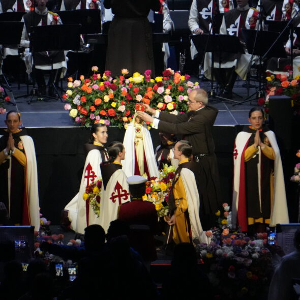 HOMENAJE A LA MADRE DE DE MADRES 10