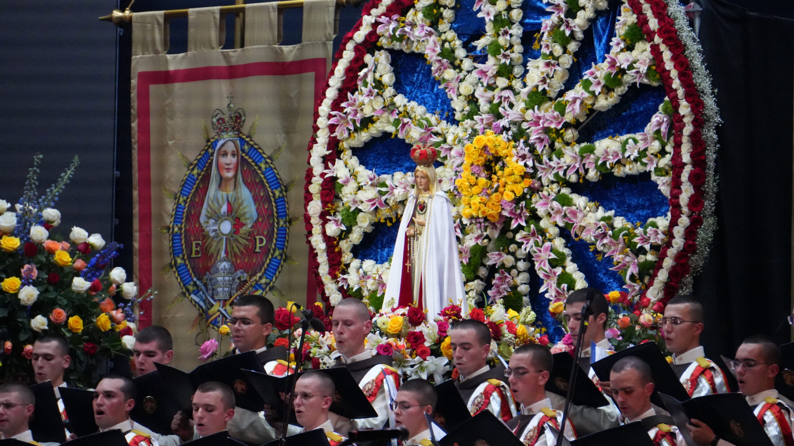 HOMENAJE A LA MADRE DE DE MADRES 11