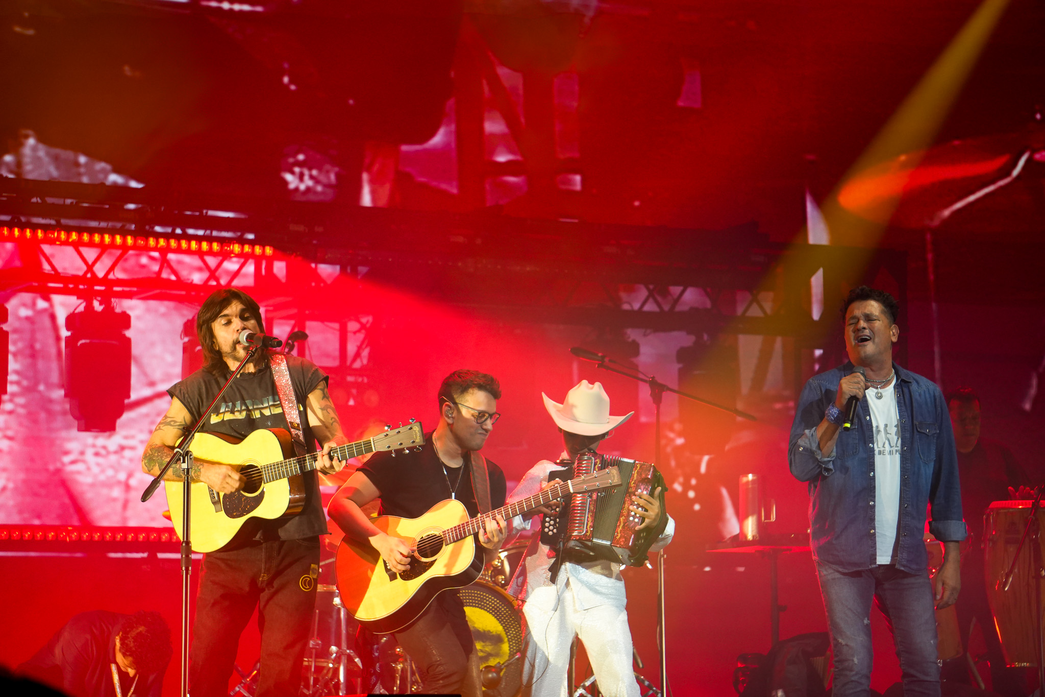 JUANES 37