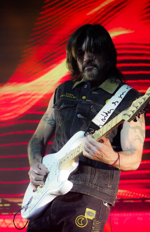 JUANES 42