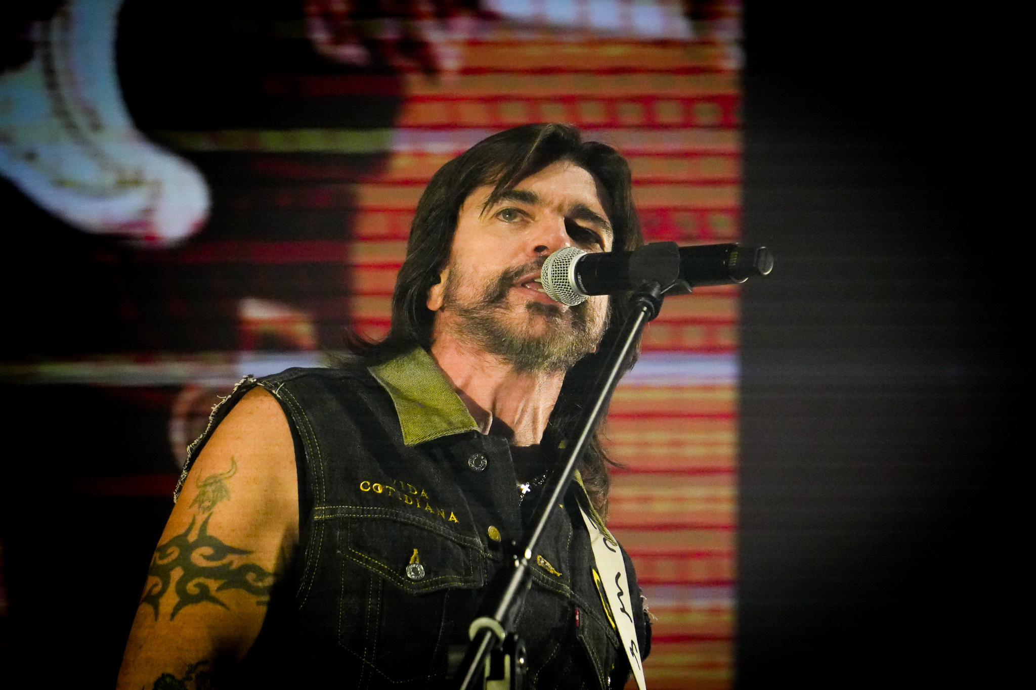 JUANES 43