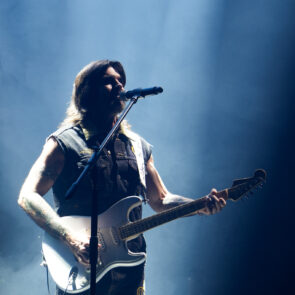 JUANES 48
