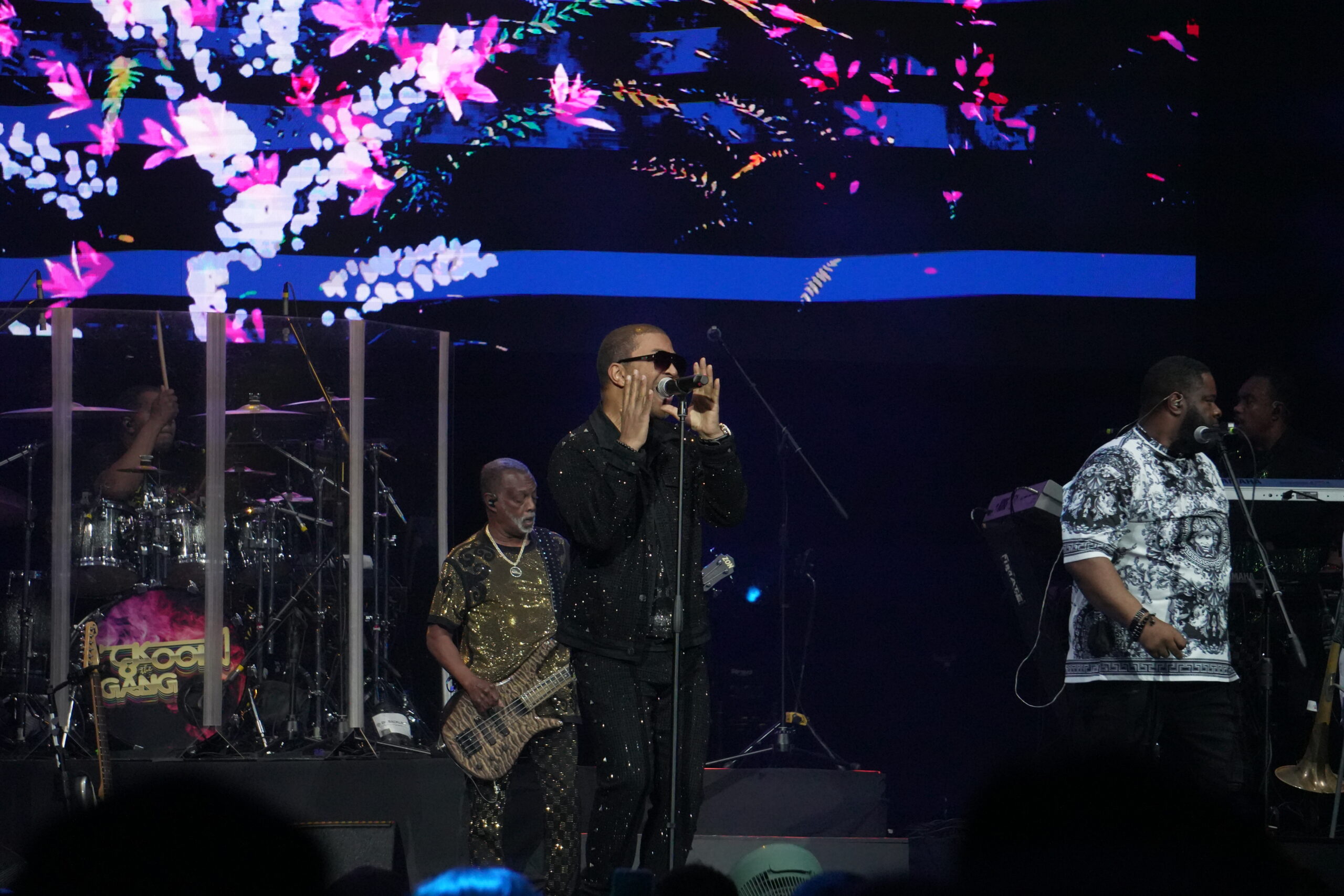 KOOL & THE GANG 4