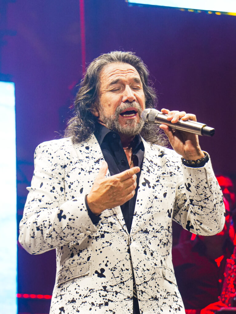 MARCO ANTONIO SOLÍS 42