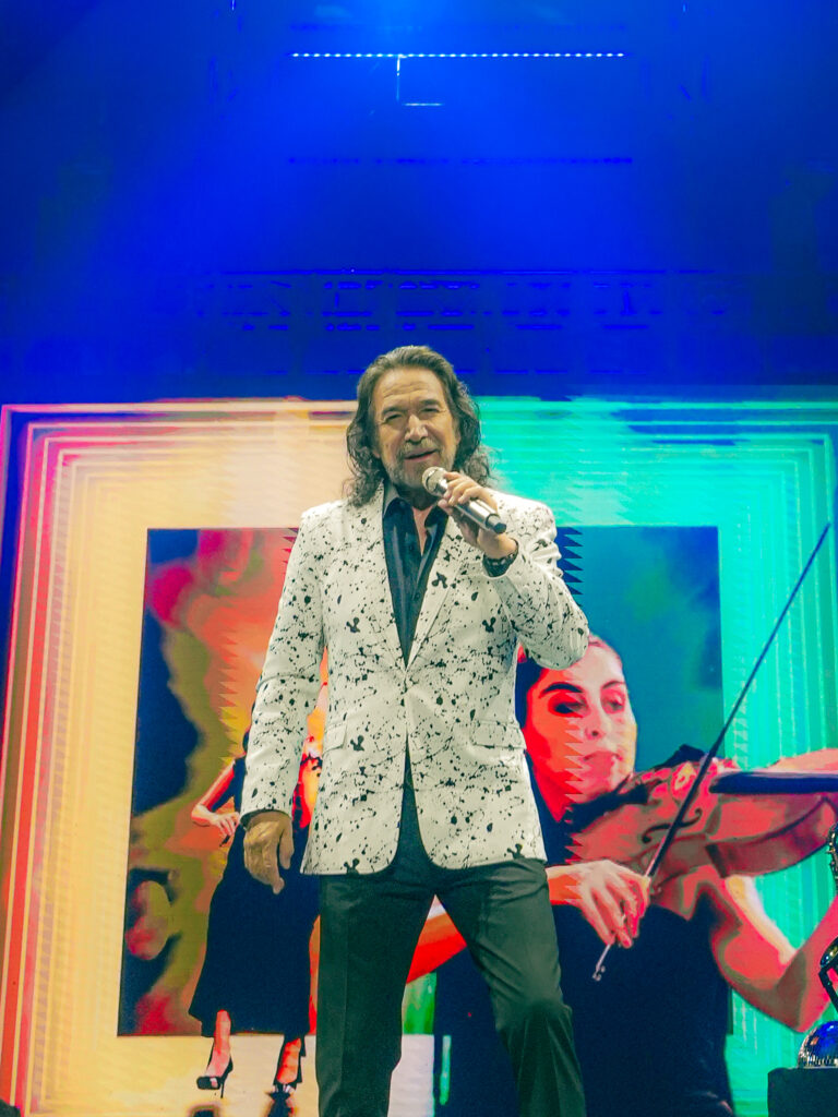 MARCO ANTONIO SOLÍS 48