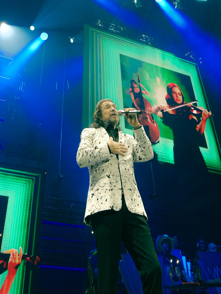 MARCO ANTONIO SOLÍS 52
