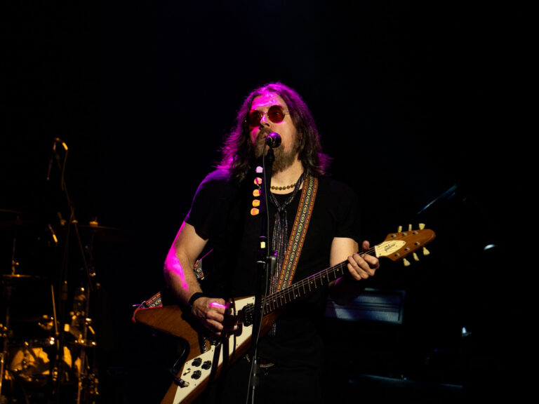 FOREIGNER 19