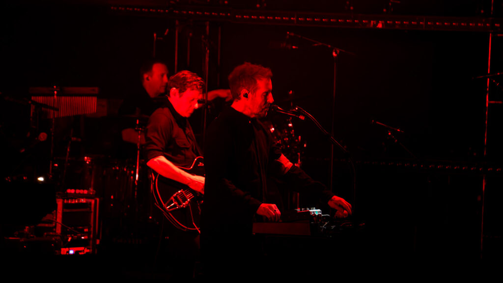 MASSIVE ATTACK 10