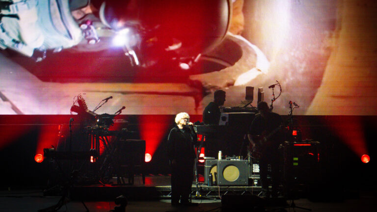 MASSIVE ATTACK 12