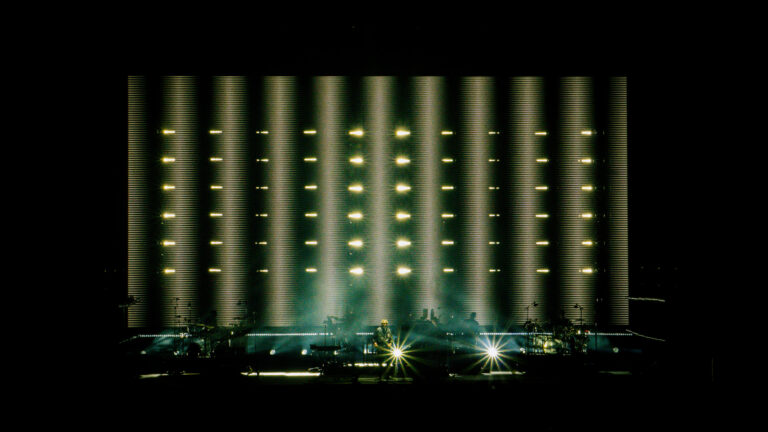 MASSIVE ATTACK 14