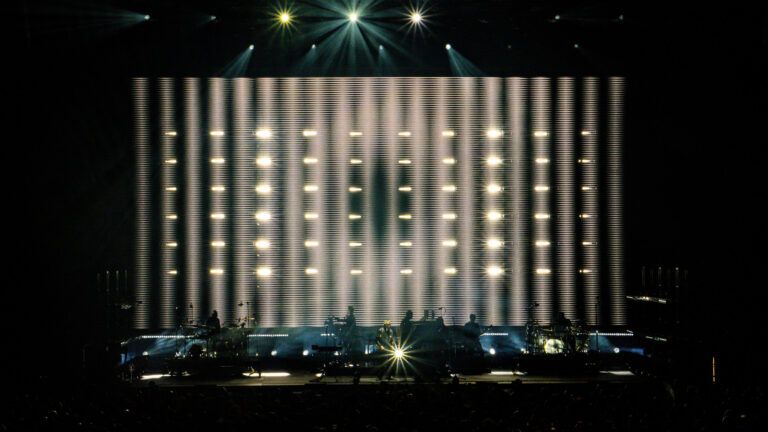 MASSIVE ATTACK 15