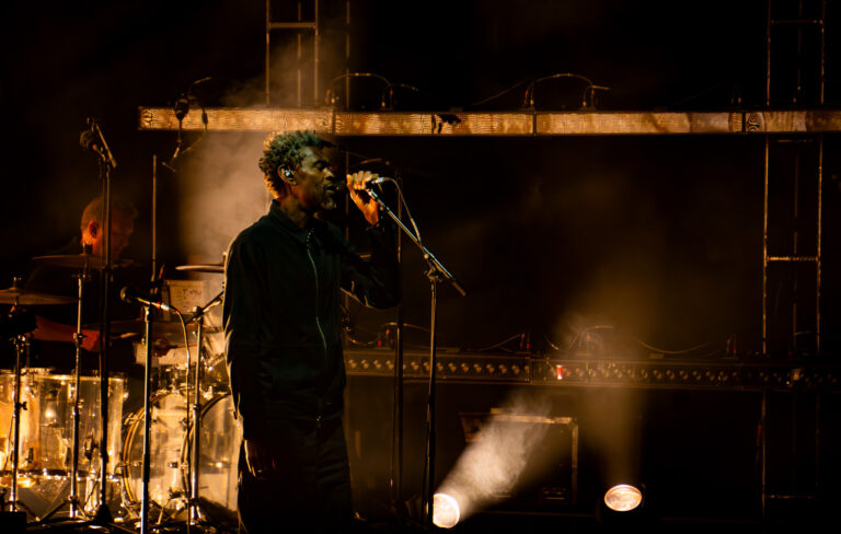 MASSIVE ATTACK 4