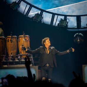 Carlos Vives 27